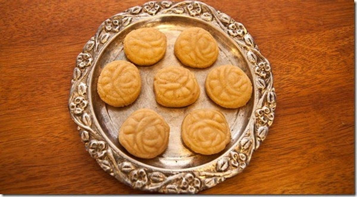 Nolen Gurer Sandesh